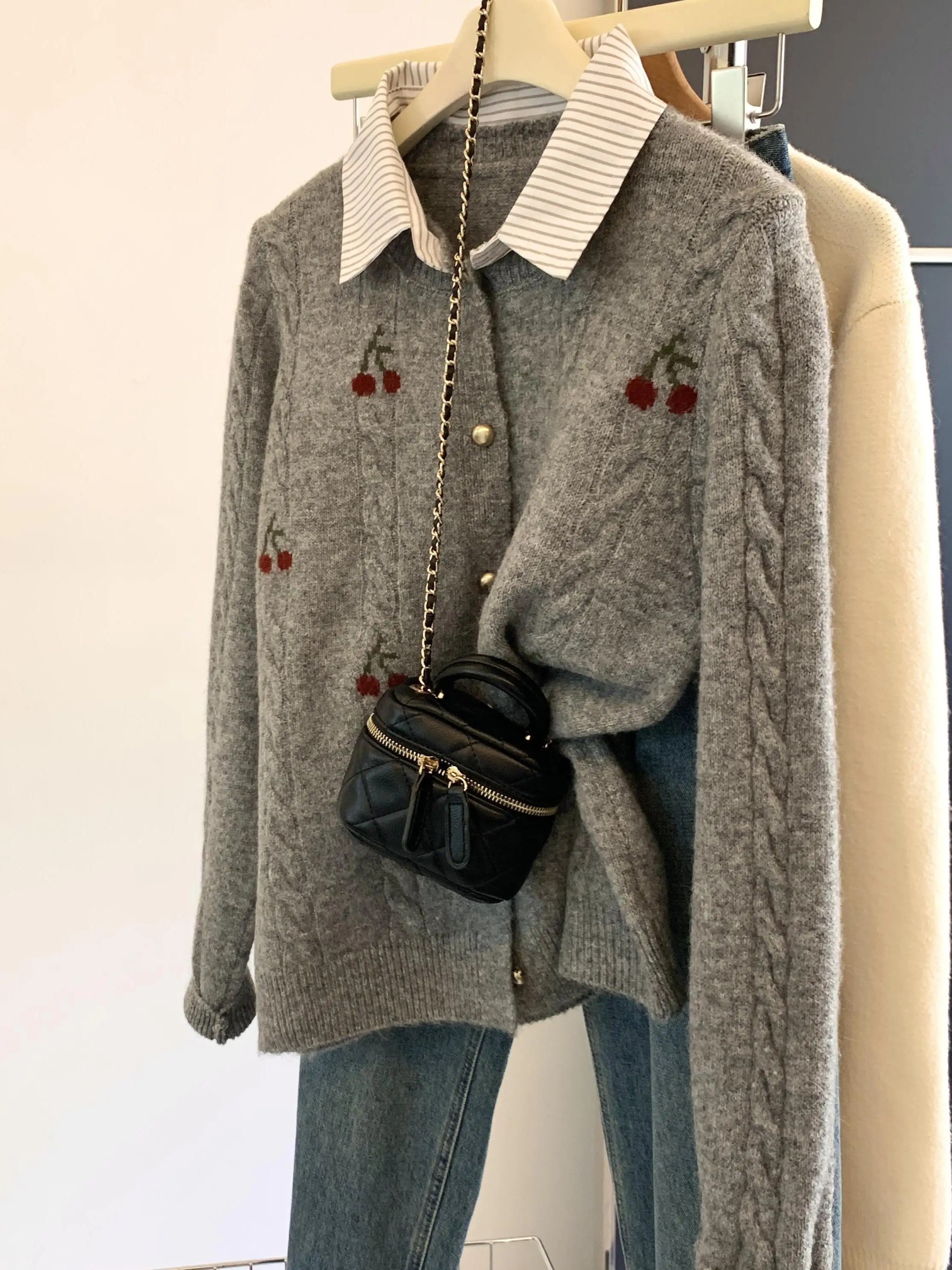 Women's Loose Knitted Sweater  - огляд і ціна Embroidery Rose